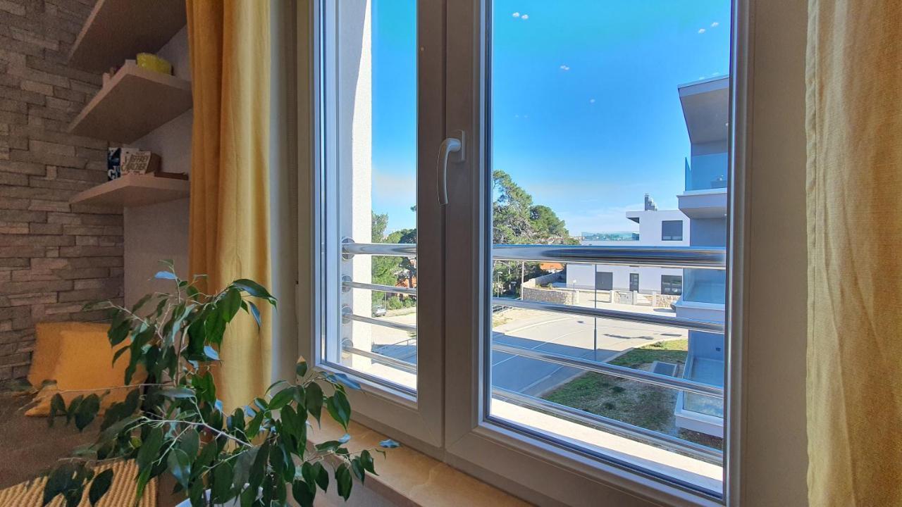 Beautiful View Apartment With Garage Space マリ・ロシニュ エクステリア 写真