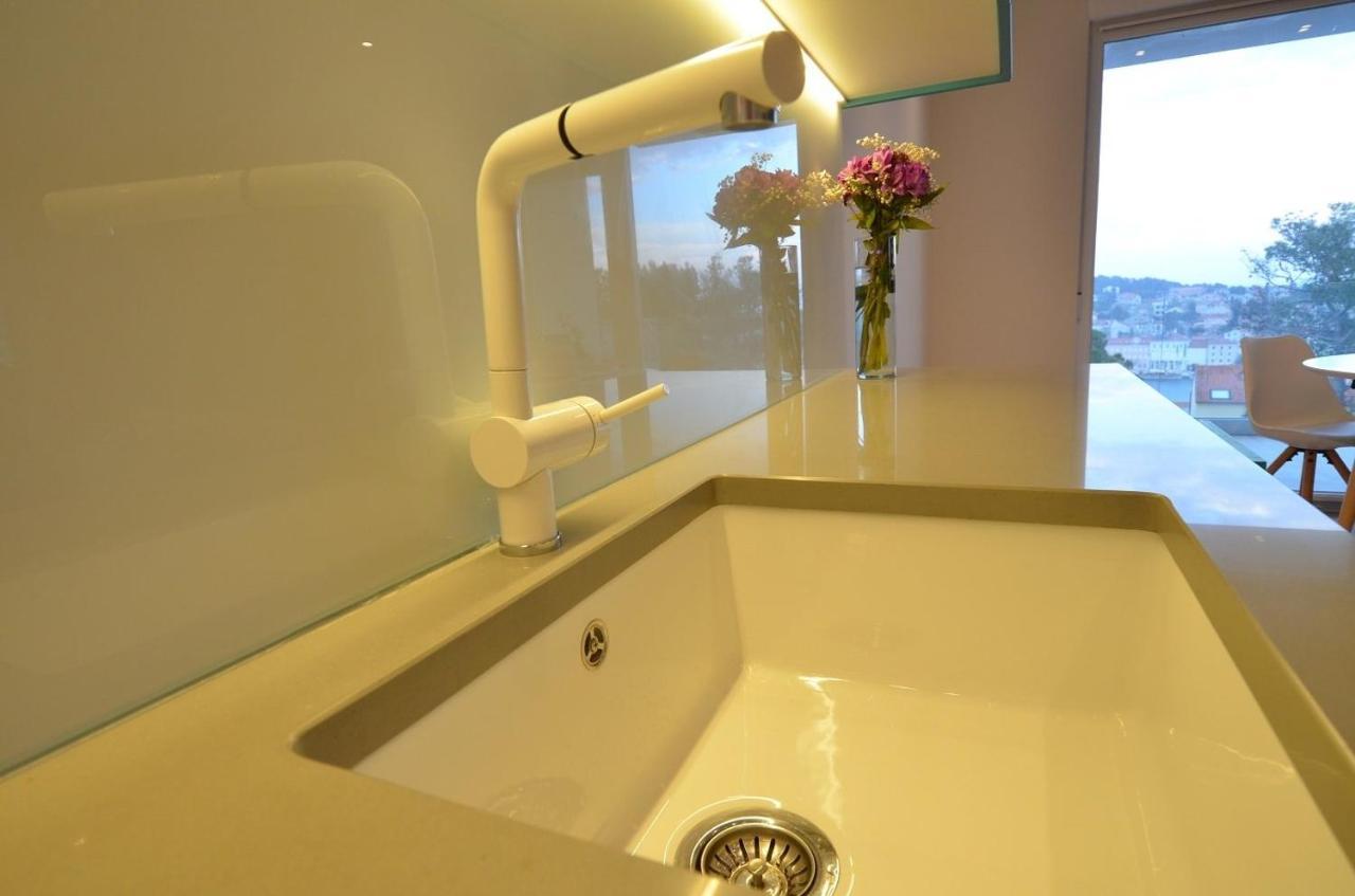 Beautiful View Apartment With Garage Space マリ・ロシニュ エクステリア 写真