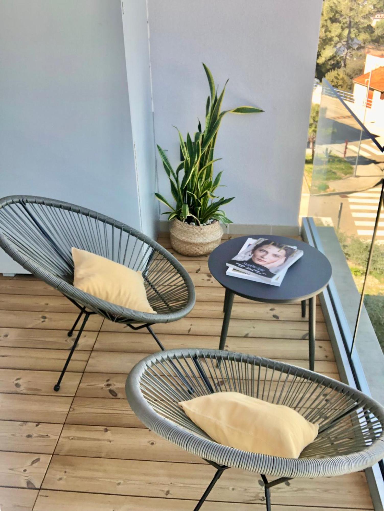 Beautiful View Apartment With Garage Space マリ・ロシニュ エクステリア 写真