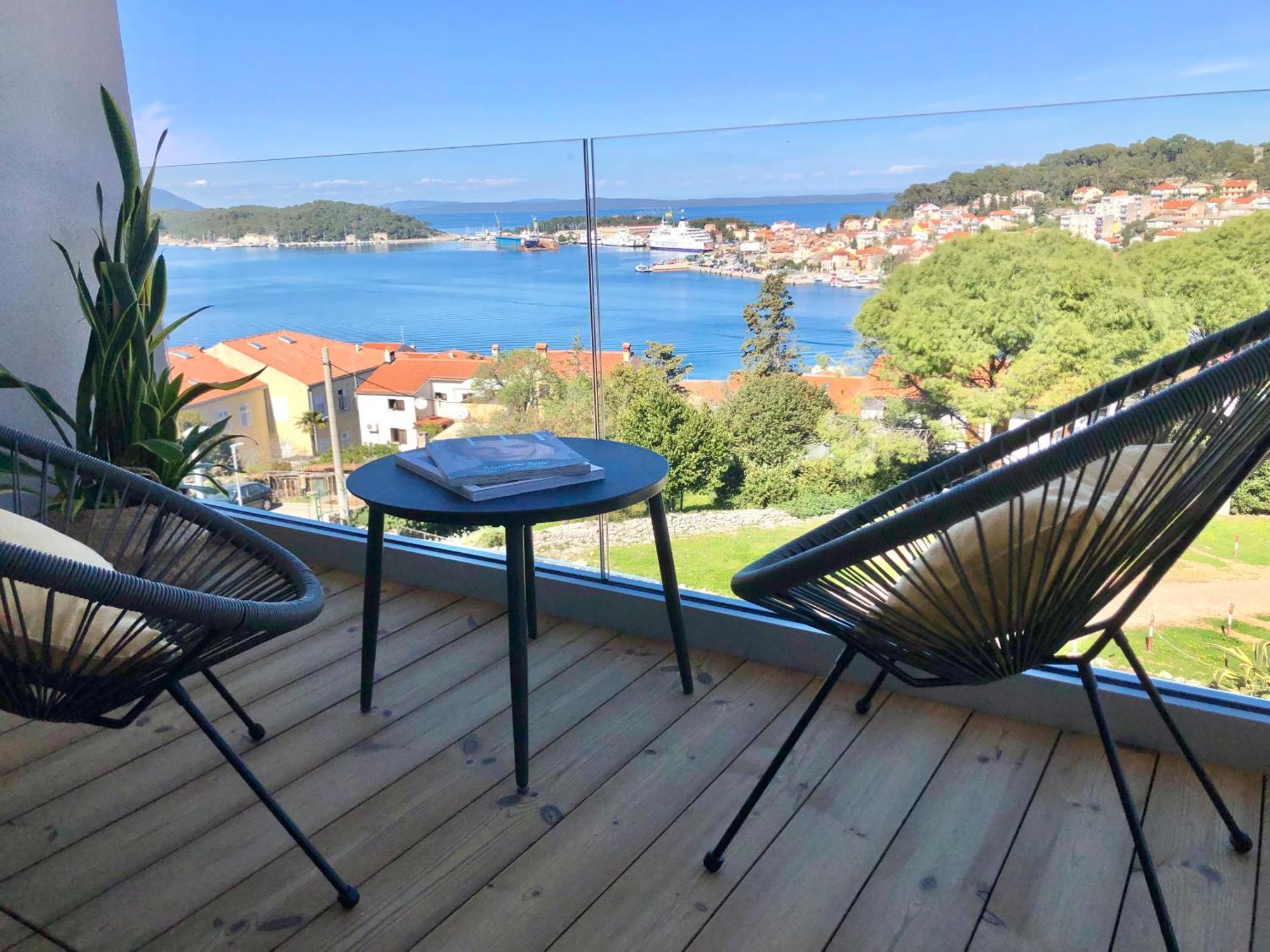 Beautiful View Apartment With Garage Space マリ・ロシニュ エクステリア 写真
