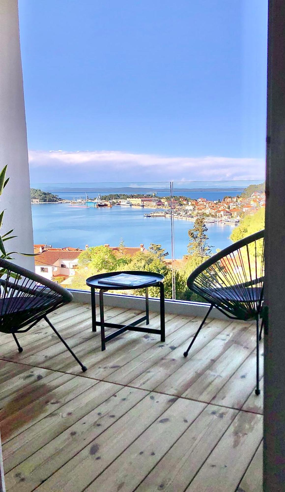 Beautiful View Apartment With Garage Space マリ・ロシニュ エクステリア 写真